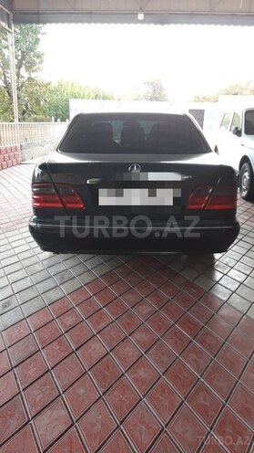 Mercedes E 220 d 2000, 187,000 km - 2.2 l - Qazax