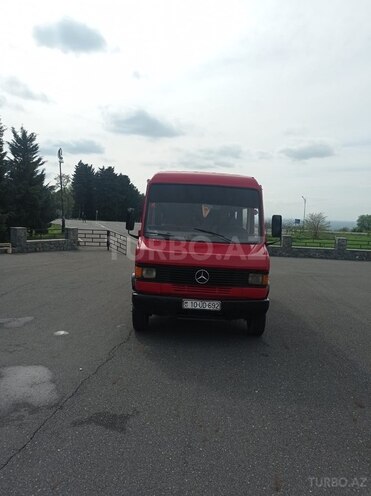 Mercedes 609 D 1990, 450,000 km - 3.9 l - Qax