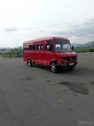 Mercedes 609 D 1990, 450,000 km - 3.9 l - Qax
