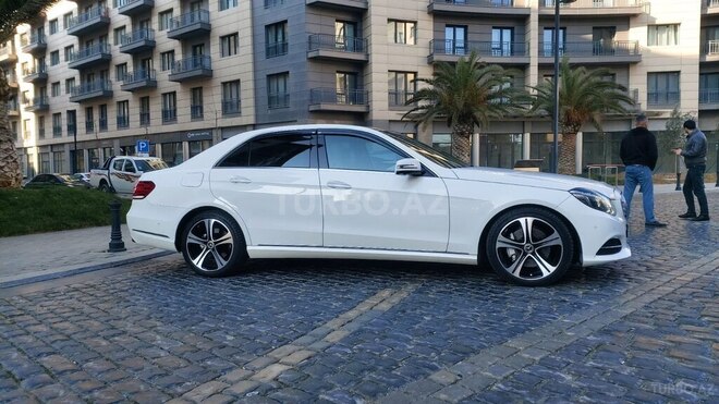 Mercedes E 250 4MATIC 2015, 95,700 km - 2.2 л - Bakı