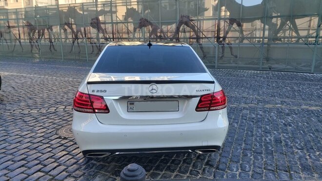 Mercedes E 250 4MATIC 2015, 95,700 km - 2.2 л - Bakı