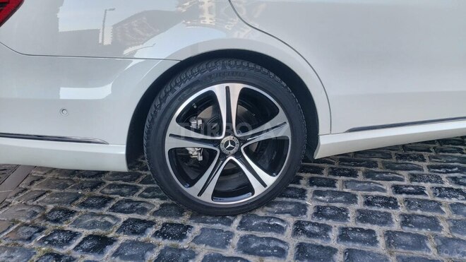 Mercedes E 250 4MATIC 2015, 95,700 km - 2.2 л - Bakı