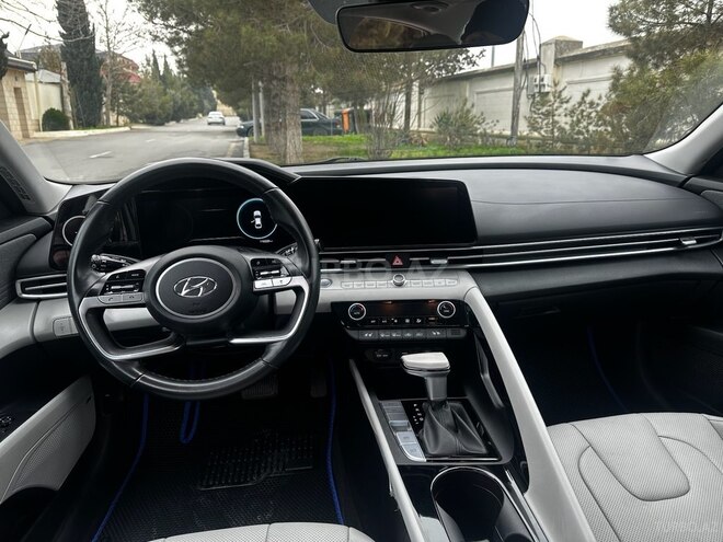 Hyundai Elantra-9