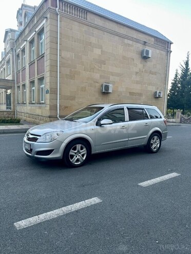 Opel Astra 2009, 240,000 km - 1.7 l - Yevlax