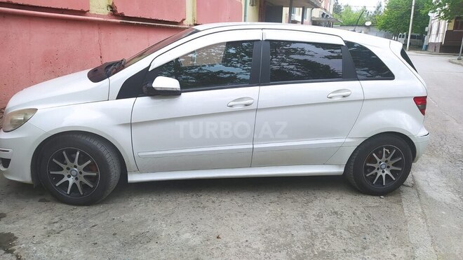Mercedes B 170 2010, 176,000 km - 1.7 l - Mingəçevir