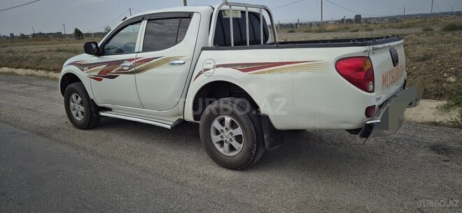 Mitsubishi L200 2014, 293,000 km - 2.5 l - Qusar