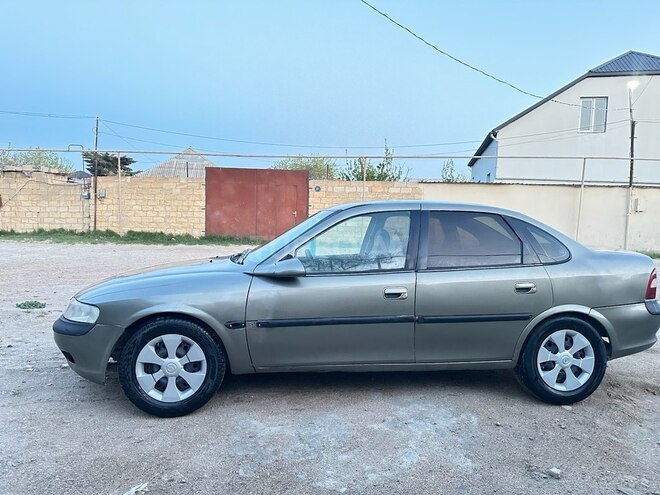 Opel Vectra 1996, 373,000 km - 1.8 l - Sumqayıt