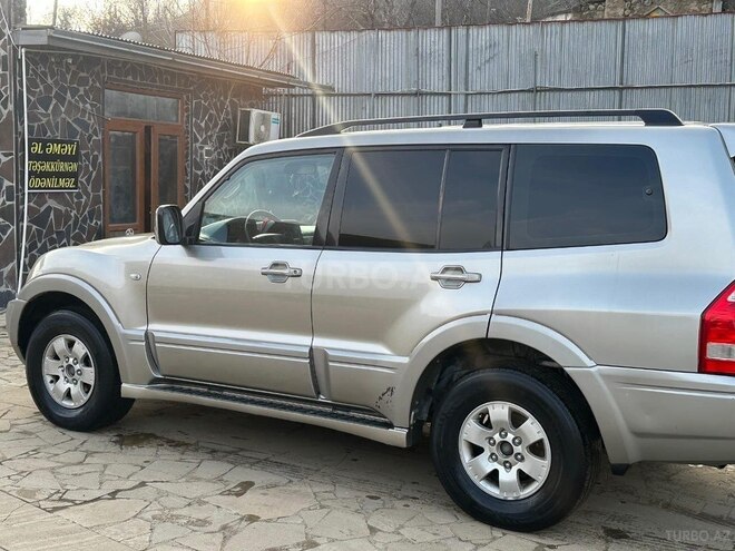 Mitsubishi Pajero 2003, 220,445 km - 3.0 l - Yardımlı