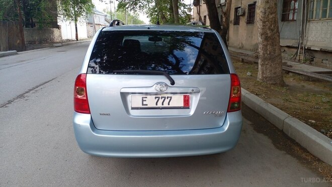 Toyota Corolla 2006, 258,000 km - 1.4 l - Yevlax