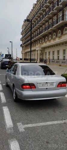 Mercedes E 270 1999, 366,000 km - 2.7 l - Bakı