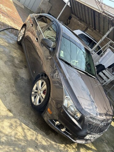 Chevrolet Cruze 2011, 302,000 km - 1.4 l - Quba