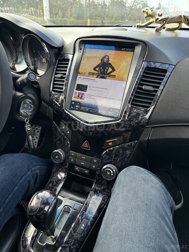 Chevrolet Cruze 2011, 302,000 km - 1.4 l - Quba