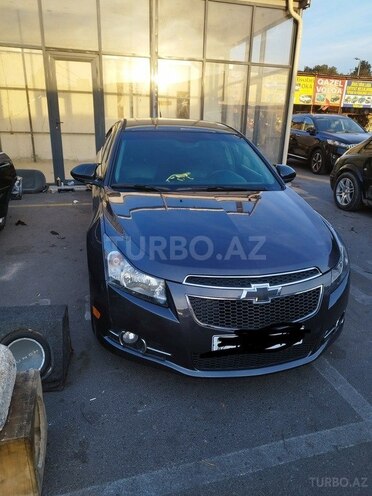 Chevrolet Cruze 2011, 302,000 km - 1.4 l - Quba