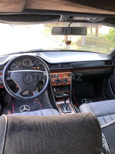 Mercedes E 220 1995, 312,421 km - 2.2 l - Bakı