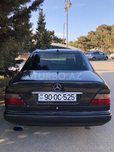 Mercedes E 220 1995, 312,421 km - 2.2 l - Bakı