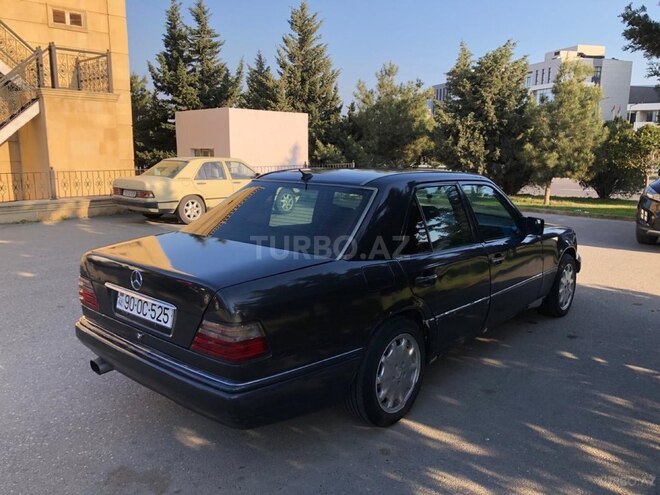 Mercedes E 220 1995, 312,421 km - 2.2 l - Bakı