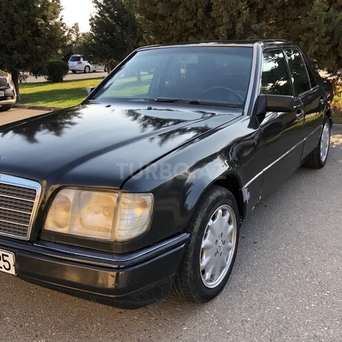 Mercedes E 220 1995, 312,421 km - 2.2 l - Bakı