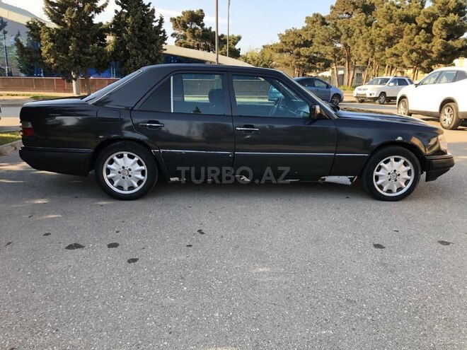 Mercedes E 220 1995, 312,421 km - 2.2 l - Bakı
