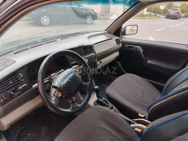 Volkswagen Vento 1994, 400,000 km - 2.0 l - Bakı