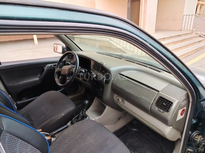 Volkswagen Vento 1994, 400,000 km - 2.0 l - Bakı