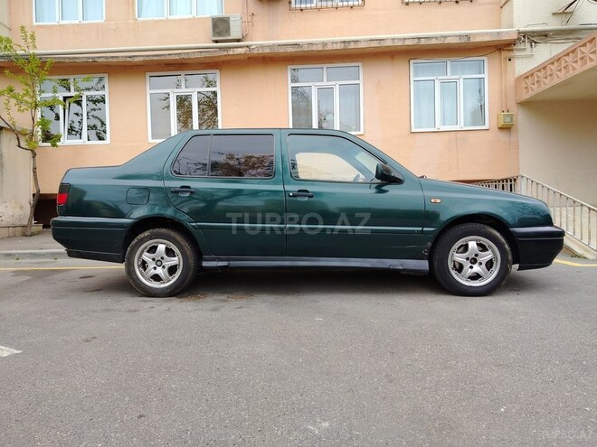 Volkswagen Vento 1994, 400,000 km - 2.0 l - Bakı