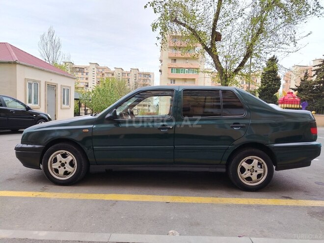 Volkswagen Vento 1994, 400,000 km - 2.0 l - Bakı