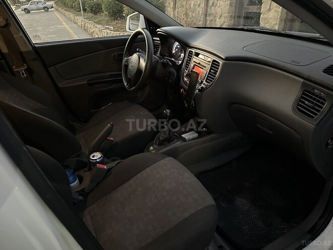 Kia Rio 2010, 240,000 km - 1.4 l - Şamaxı