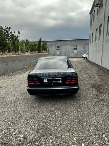 Mercedes E 320 1999, 530,000 km - 3.2 l - Bakı