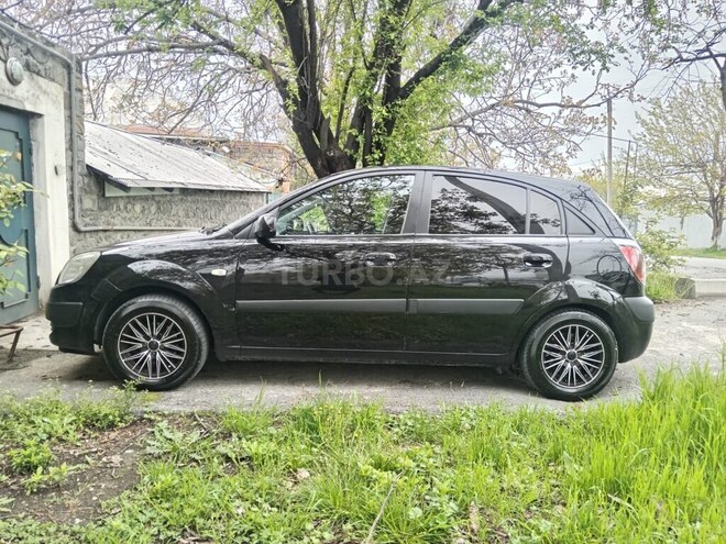 Kia Rio 2005, 285,000 km - 1.4 l - Şəki