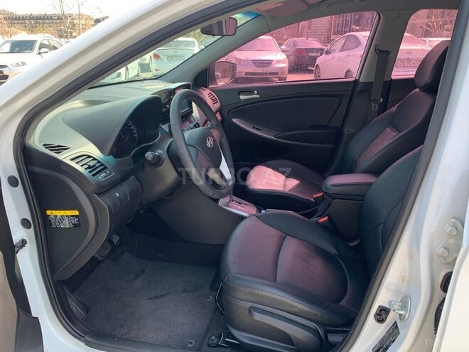 Hyundai Accent 2017, 135,200 km - 1.4 л - Bakı