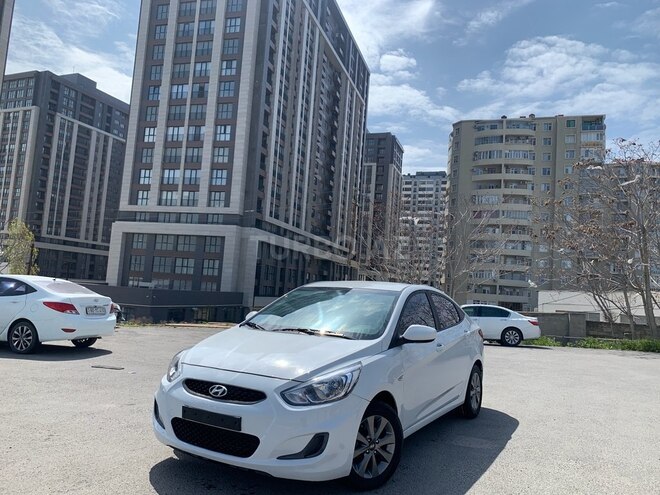 Hyundai Accent 2017, 135,200 km - 1.4 л - Bakı