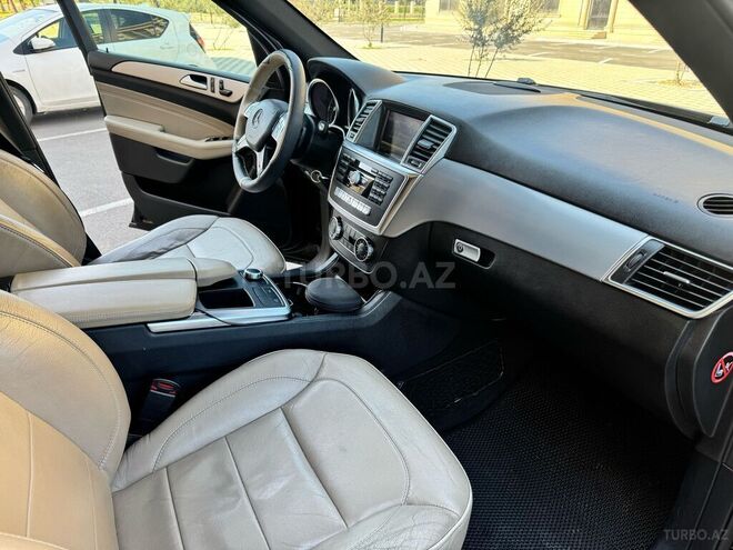 Mercedes ML 300 4MATIC 2014, 282,800 km - 3.0 l - Bakı
