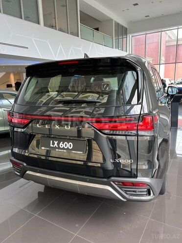 Lexus LX 600-2