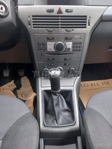 Opel Astra 2006, 240,000 km - 1.4 l - Bakı
