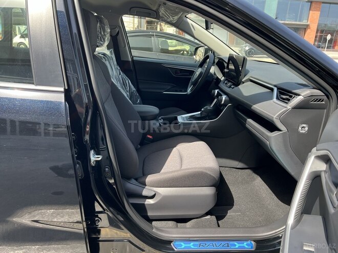 Toyota RAV4-9