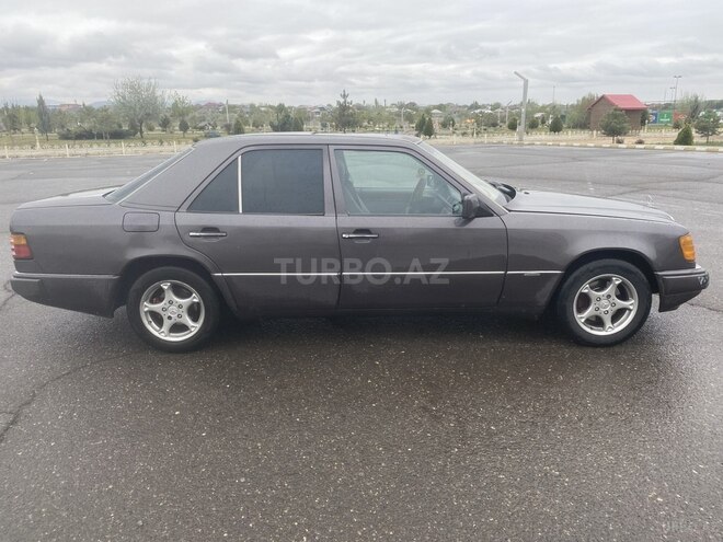 Mercedes E 200 1991, 390,679 km - 2.0 l - Naxçıvan