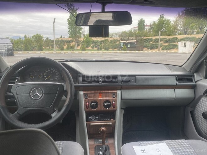 Mercedes E 200 1991, 390,679 km - 2.0 l - Naxçıvan
