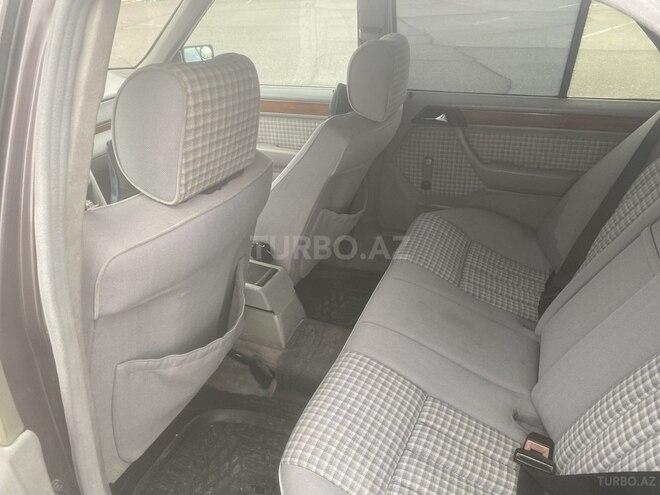 Mercedes E 200 1991, 390,679 km - 2.0 l - Naxçıvan