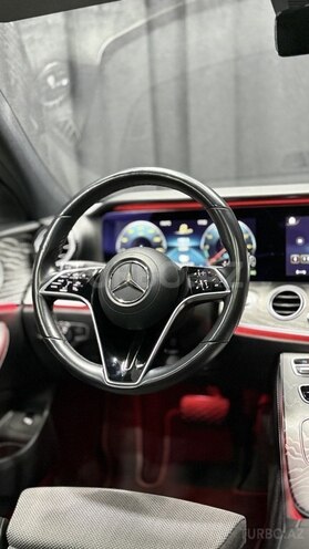 Mercedes E 300 de-8