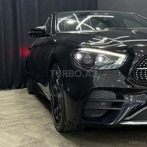 Mercedes E 300 de-3