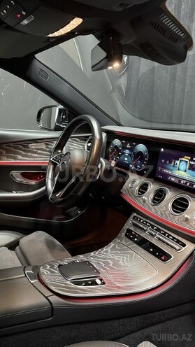 Mercedes E 300 de-12
