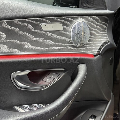 Mercedes E 300 de-9