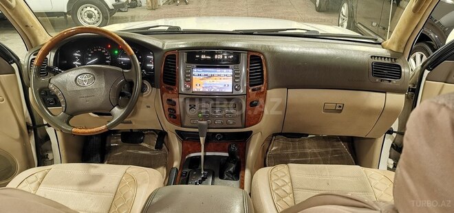 Toyota Land Cruiser-7