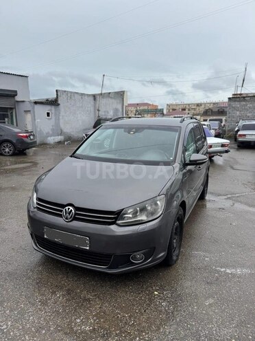 Volkswagen Touran 2011, 234,000 km - 1.6 l - Sumqayıt