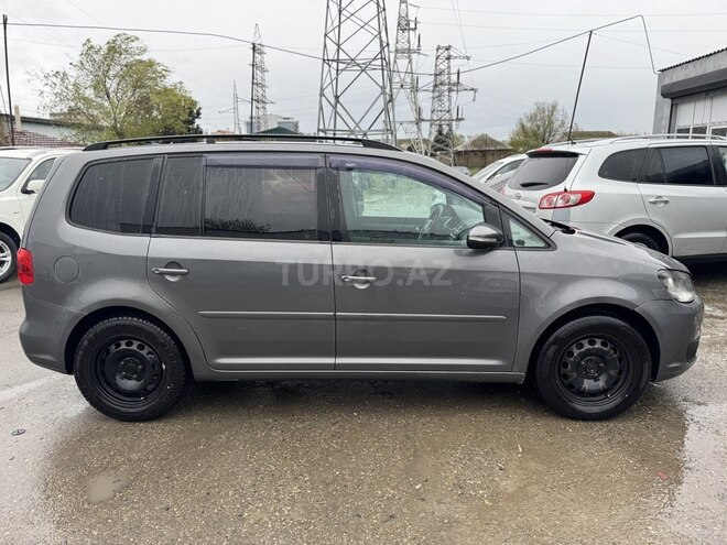 Volkswagen Touran 2011, 234,000 km - 1.6 l - Sumqayıt