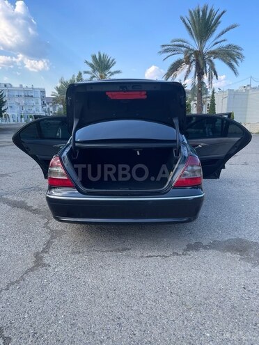 Mercedes E 280-7