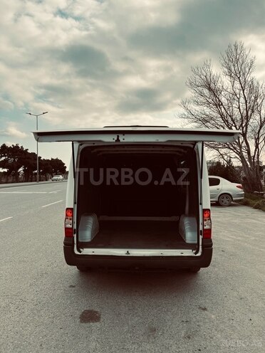 Ford Transit-5