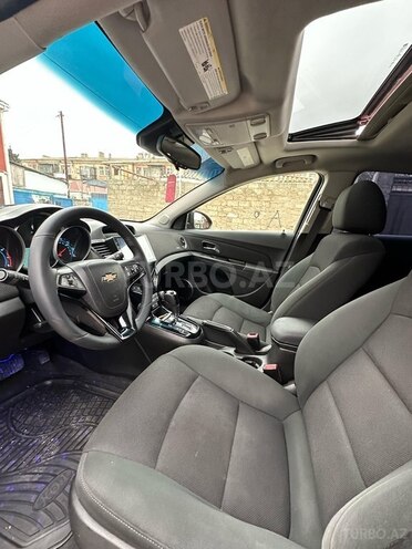 Chevrolet Cruze-12
