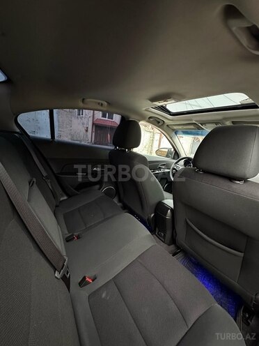 Chevrolet Cruze-15
