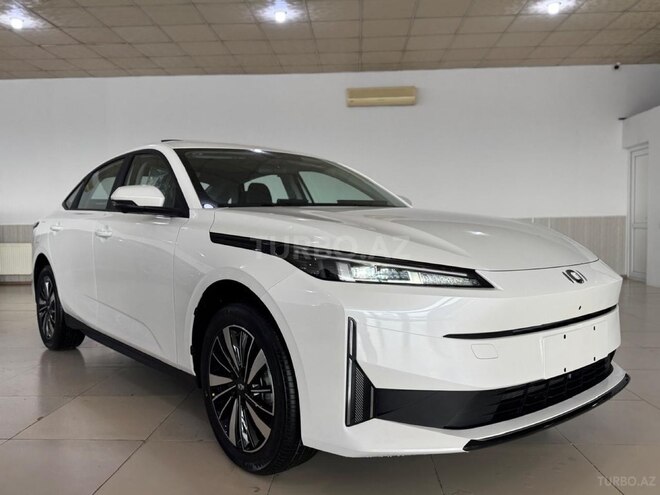 Changan Qiyuan A05 2025, 0 km - 1.5 л - Bakı